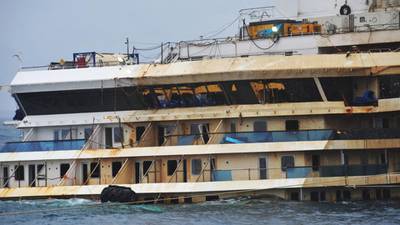 Diver dies during Costa Concordia salvage works
