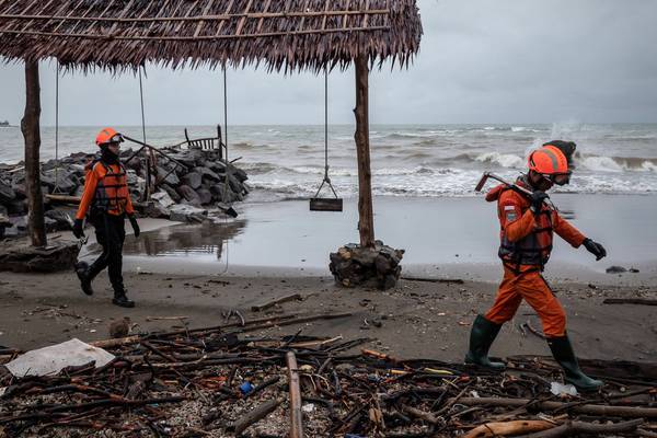 Indonesian tsunami: More dangerous waves could hit the coastline