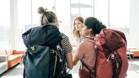 How to make friends while travelling alone