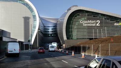 Privatisation of airport terminals would benefit passengers, report finds