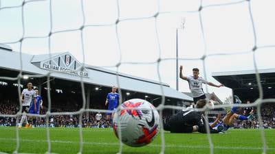 Fulham pile the pressure on struggling Leicester