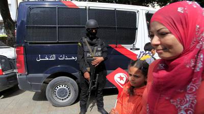 Tunisians defy extremists to celebrate independence