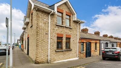 Double take in Dublin’s docklands with sauna and roof terrace for €645,000