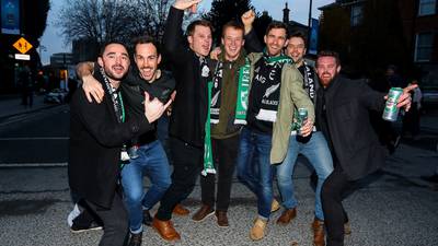 Ireland surrender 14-day winning streak but lose no respect
