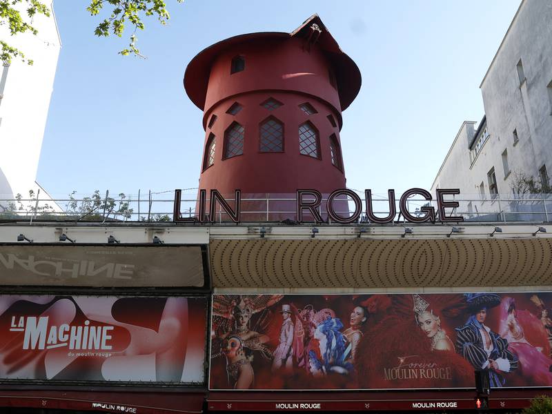 Windmill blades on Paris cabaret club Moulin Rouge collapse overnight