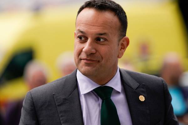 Varadkar tells Independents in Government they will be told of any early Dáil dissolution