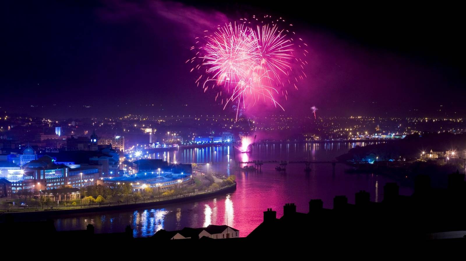 Fireworks to provide finale this evening at Derry Halloween Festival