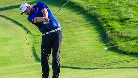 Leishman three clear after 64 as McIlroy treads water
