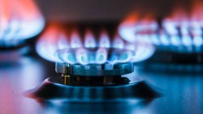 Wholesale gas prices plummet 66% on strong renewable generation