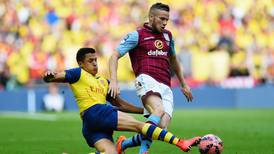 Everton sign Tom Cleverley on five-year deal from United
