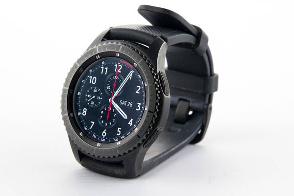 Review: Samsung Gear S3 Frontier takes aim at rivals