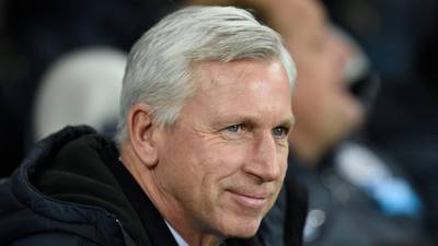 Alan Pardew tells Newcastle he wants to leave for Crystal Palace