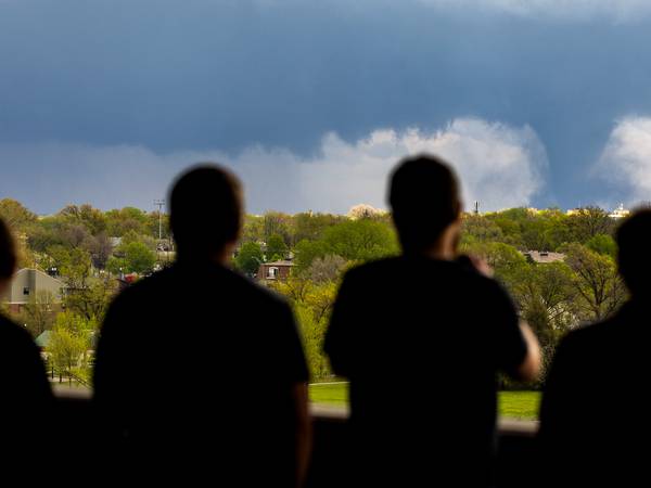 Tornado strikes destroy hundreds of homes in the Midwest
