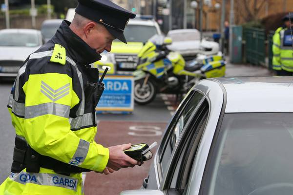 Call for  senior gardaí to be at checkpoints for alcohol