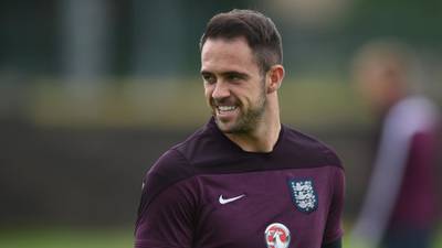 Danny Ings feels he must earn right to wear   iconic  Liverpool shirt number