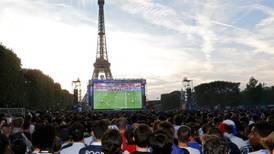 Antoine Griezmann helps ‘joie de vie’ return to Paris fanzone