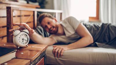 Social jetlag: up early on weekdays, snooze button at weekends