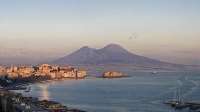 See Naples and sigh