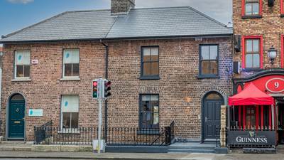 Get lost in the bed-office-pub triangle on Grand Canal Street for €875k
