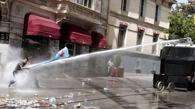 Turkish police fire teargas at protesters in Istanbul