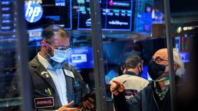 European stocks drop as Omicron worries intensify