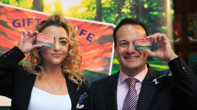 Varadkar urges public  to carry  donor cards