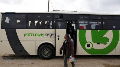 Israel  calls off plan for segregation on West Bank buses