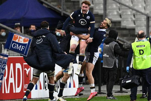 Scotland sink France at the death as Wales clinch Six Nations title