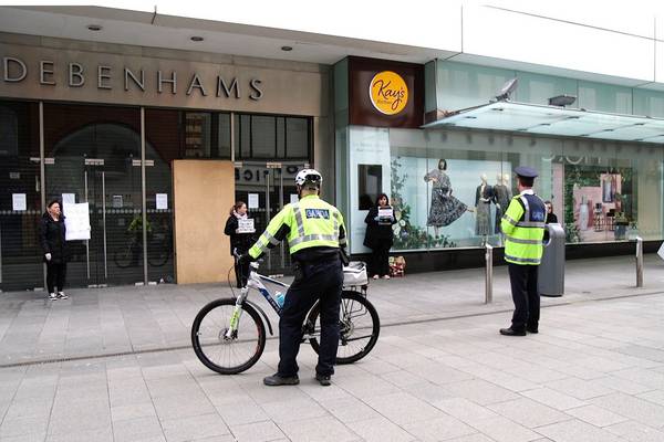Former Debenhams workers protesting in Dublin told to end demonstration by gardaí