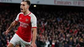 Arsenal close gap on Liverpool after defensive blunders prove costly 