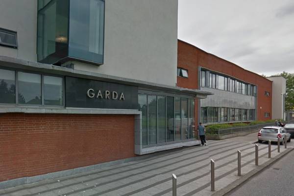 Man arrested after armed robbery of shop in Dublin