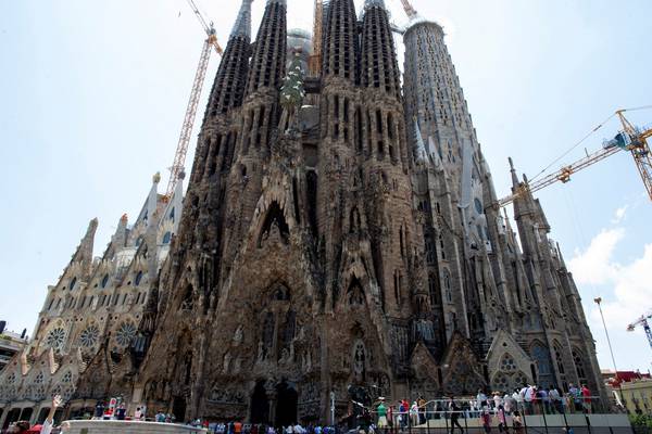 Sagrada Familia gets building permission after 137 years