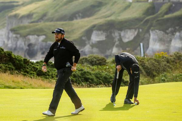 Shane Lowry cruises to an opening 67 at British Open