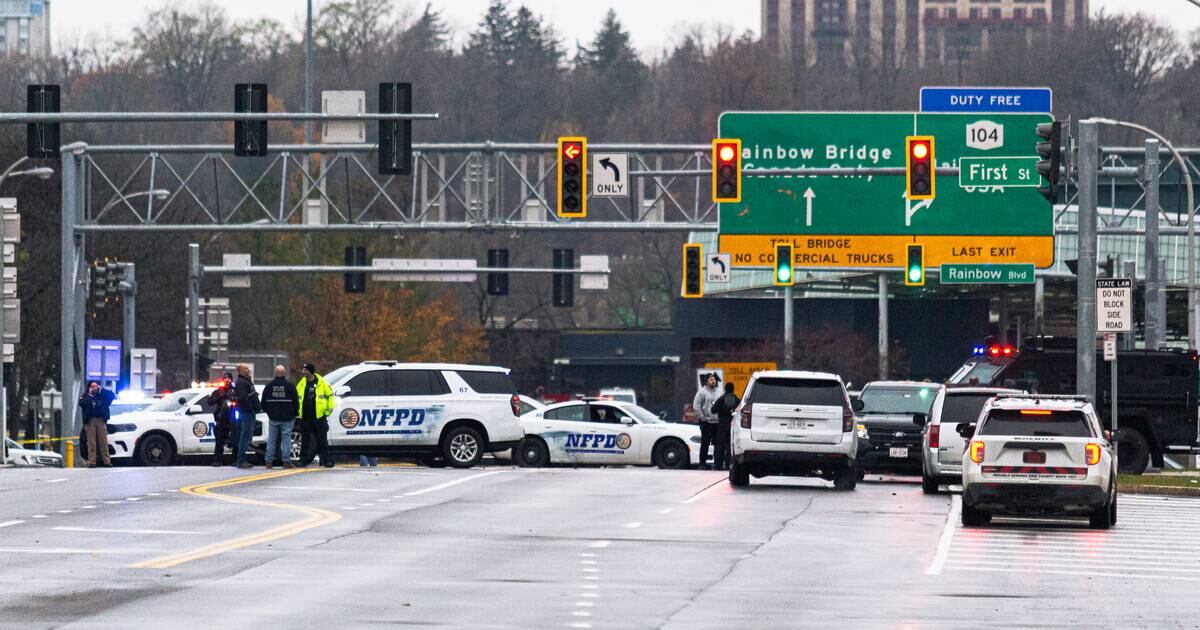 Два человека погибли и еще один пострадал в результате взрыва автомобиля на мосту на границе США и Канады — The Irish Times