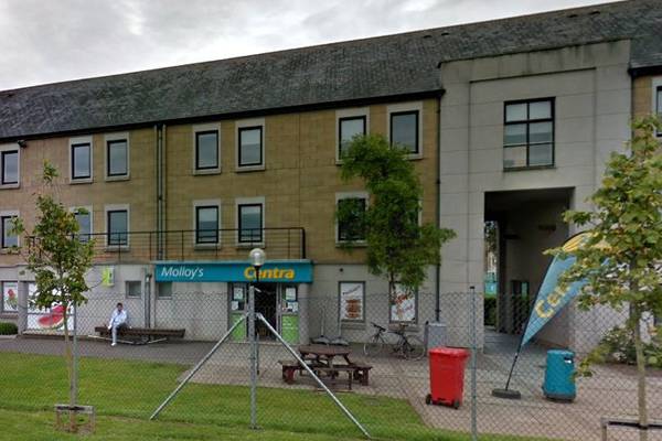 Shop on UCD campus raided by men with gun and iron bar