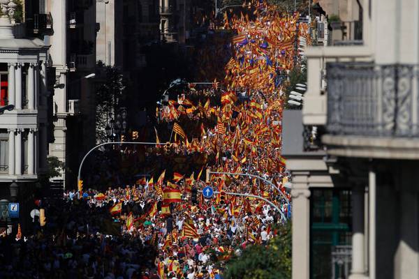 Hundreds of thousands protest against Catalan independence