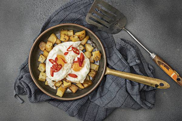 Potato tarka, chilli fried egg