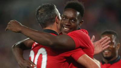 Man United back on track with five-goal win