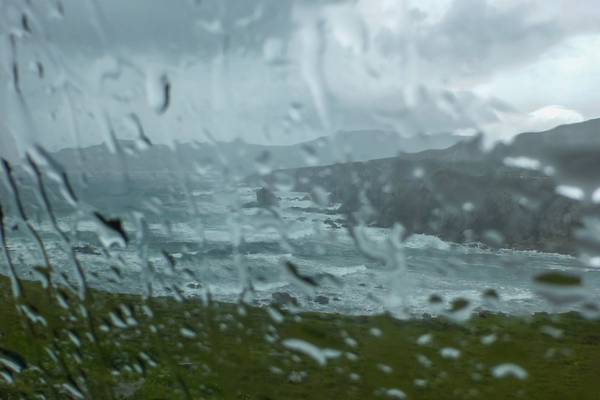 Met Éireann issues alert ahead of heavy rain and strong winds