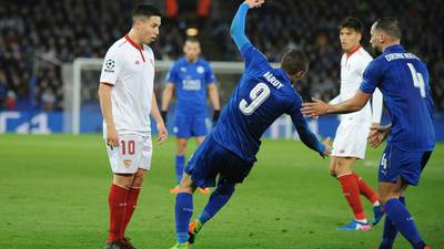 Jamie Vardy’s dogged nastiness drives Leicester on