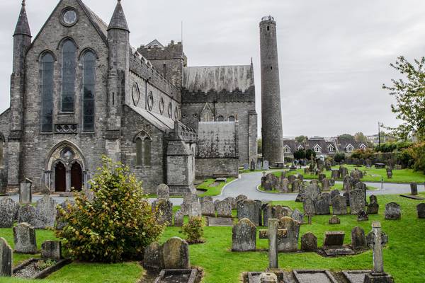 Church of Ireland to mark 30 years of women priests
