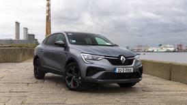 Renault Arkana: Mid-sized family crossover drives softly and subtly