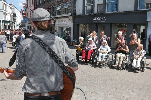 Street performers hold ‘busk-in’ in Galway to protest against bylaws
