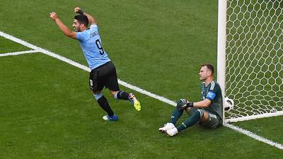 Suarez and Cavani on target as Russians silenced