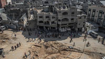 Gazans inspect damage after 200 hours of air strikes