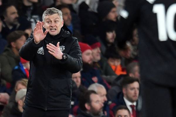 Solskjær hits back at Van Persie for criticising his management style