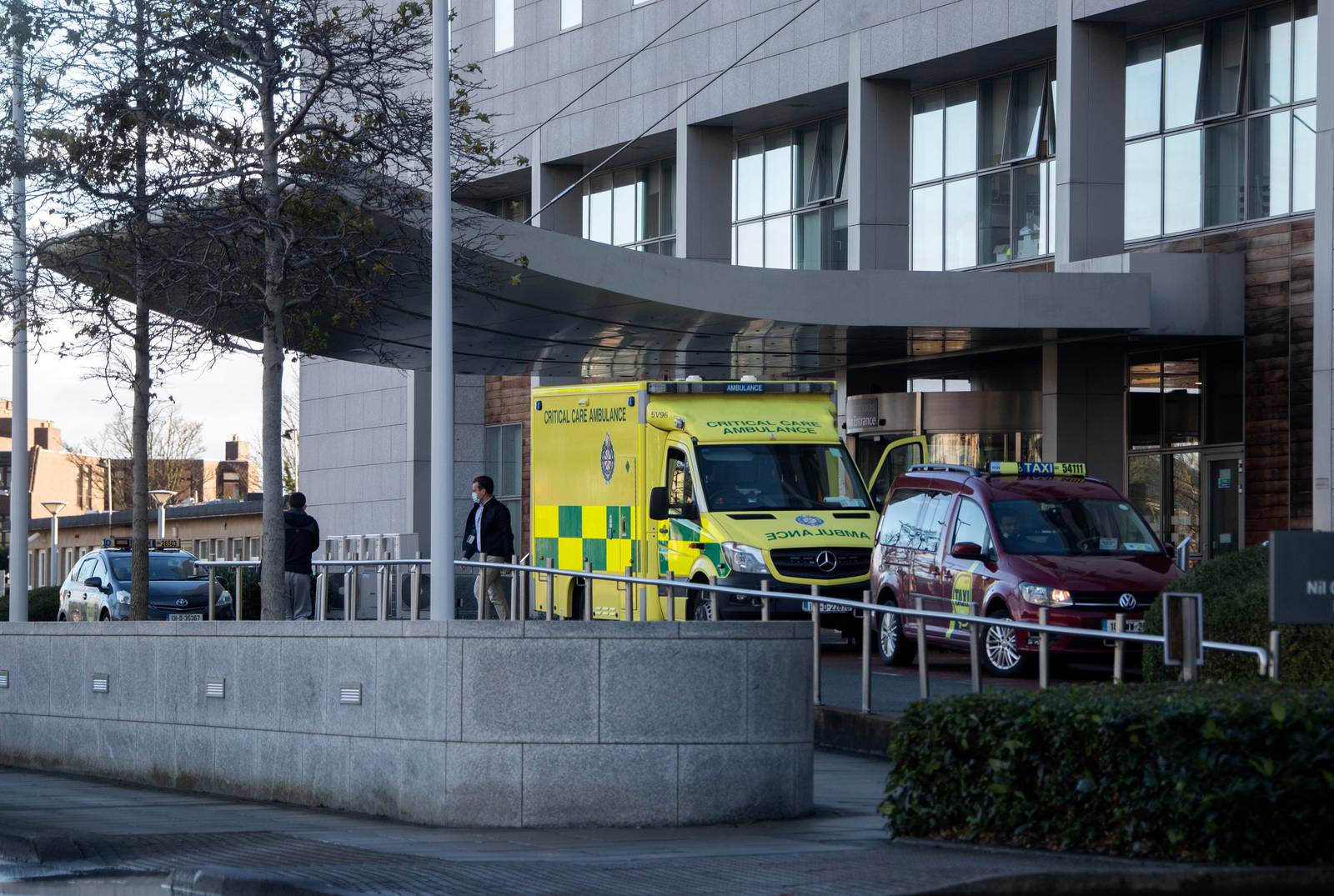 /13/012021 Ambulances at the Emergency Department at St. Vincent's Hospital Hospital piictured this afternoon...Picture Colin Keegan, Collins Dublin