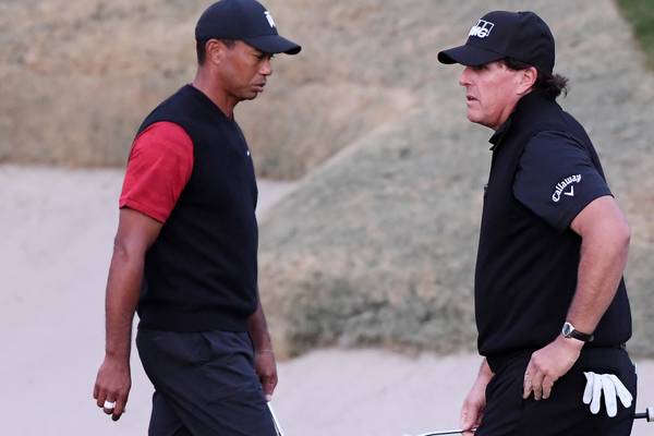 Woods and Mickelson to play coronavirus relief match – reports