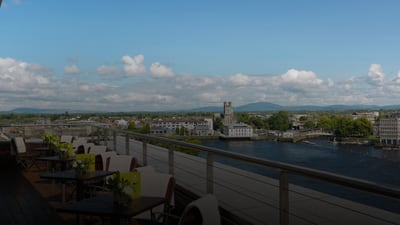 Win a sparkling summer stay at the award-winning Limerick Strand Hotel.