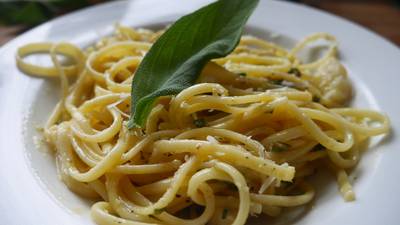 Spaghetti carbonara like you've never tasted before